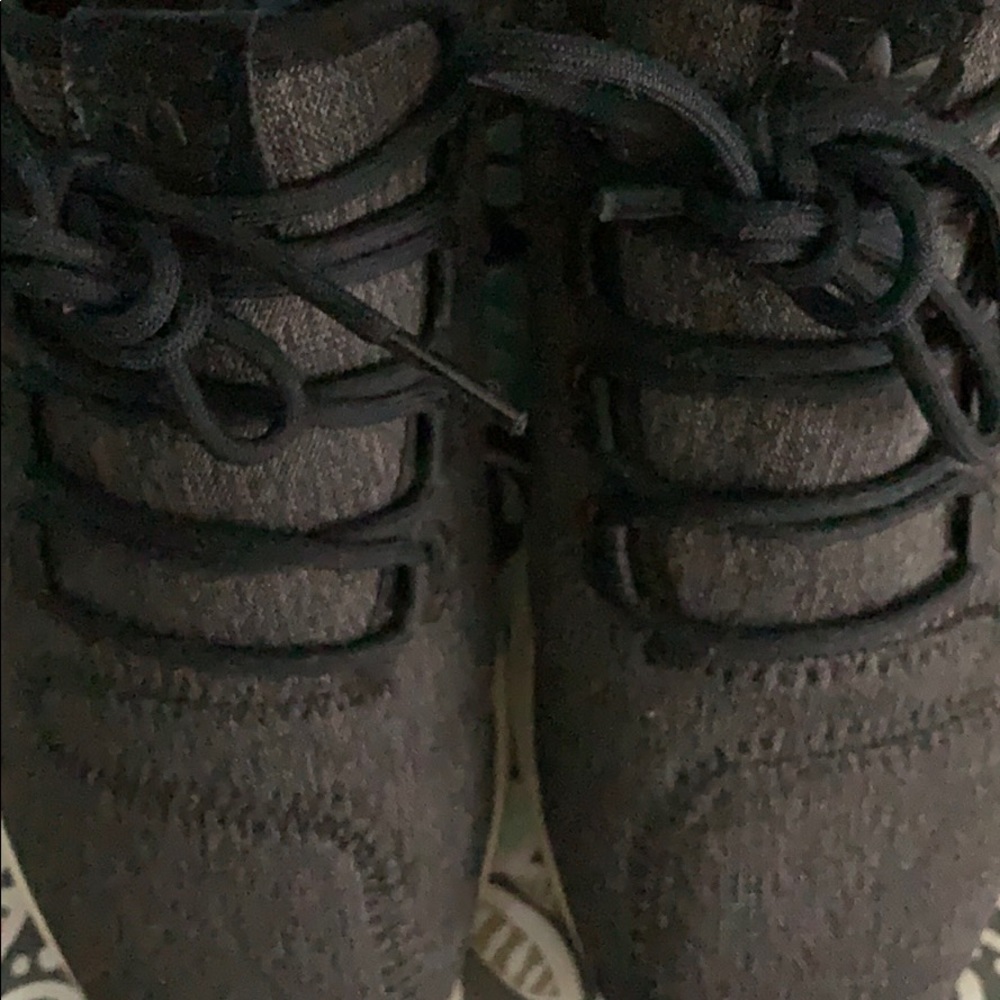Adidas - Picture 2 of 4
